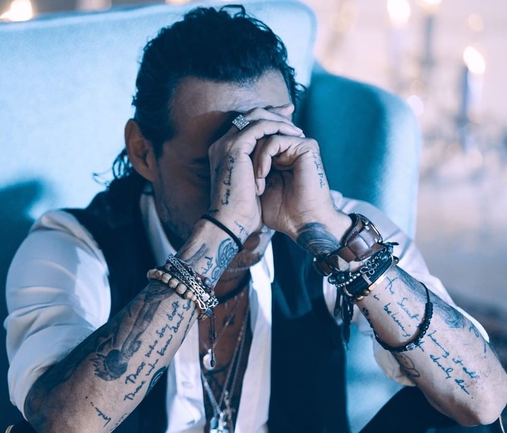 Algunas frases en el brazo del cantante (Foto: Marc Anthony/Instagram)