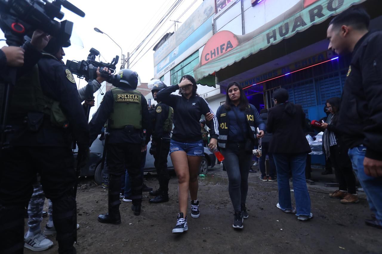 Poder Judicial dicta 7 días de detención preliminar contra los 61 detenidos en el búnker de San Martín de Porres.