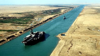 Más de 20.000 barcos al año: la ruta marítima más concurrida del planeta y su infraestructura clave