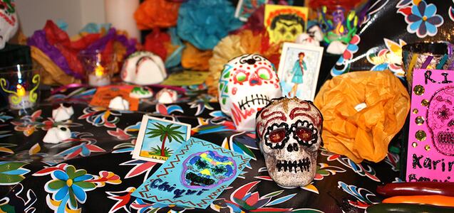 ¿Qué día se debe poner la ofrenda para el Día de Muertos?