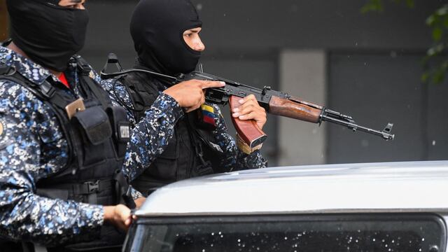 Cota 905 | “¡Fue como una guerra!”: policía toma barriada de Caracas tras feroces tiroteos con criminales | FOTOS