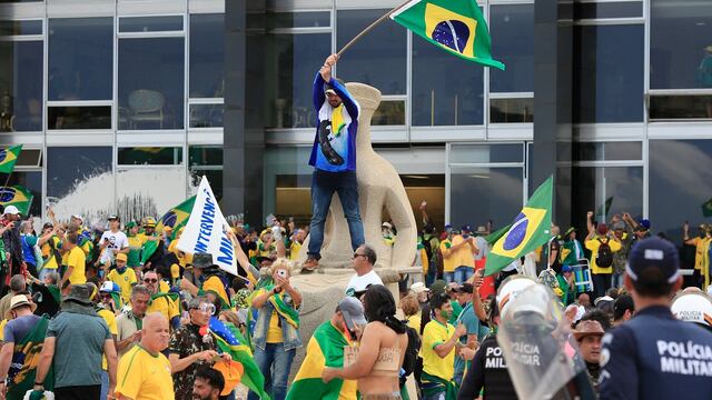 Bolsonaristas reciben condenas de hasta 17 años en nuevos juicios por asonada golpista en Brasil