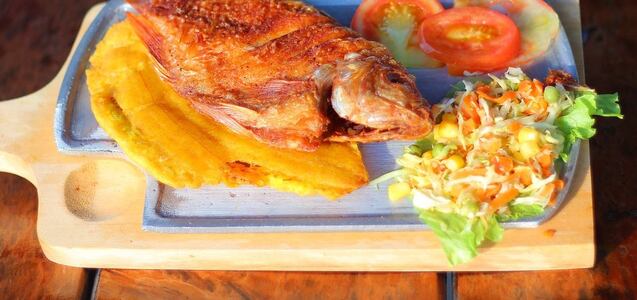 El truco para que tu mojarra frita mexicana quede crujiente esta Semana Santa