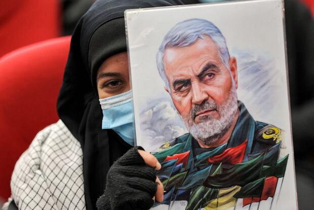 Un 3 de enero del 2020, Estados Unidos mata al general iraní Qasem Soleimani, en un ataque con drones en el aeropuerto de Bagdad. (ANWAR AMRO / AFP).