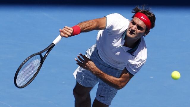 Roger Federer gana y marca récord en Australia