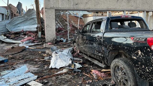 Tres muertos y un centenar de heridos tras el paso de un tornado al norte de Texas