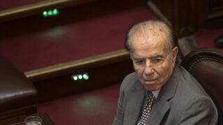 Expresidente argentino Menem fue hospitalizado dos días después de recibir alta 