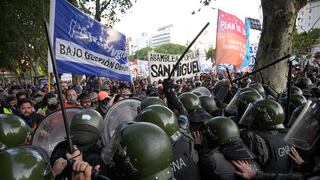 Ley Ómnibus en Argentina: diputados opositores abandonan el debate ante represión a manifestantes