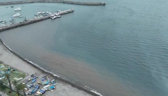 Productos hallados en la playa Cantolao estaban empapados de hidrocarburo. Foto: captura Canal N