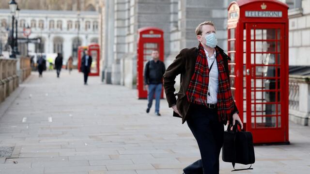 Inglaterra va recuperando la normalidad y elimina la mascarilla obligatoria, el pase sanitario y el teletrabajo