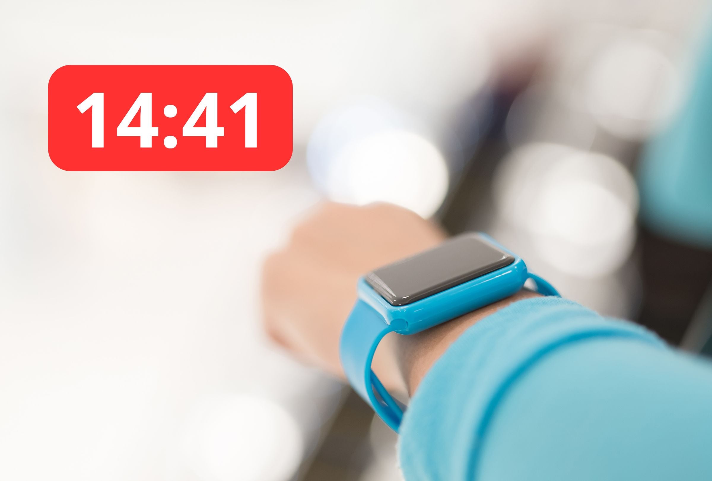 Esta es una imagen referencial de un hombre mirando su reloj, que indica que son las 14:41. (Imagen: El Comercio / Mag / Canva)