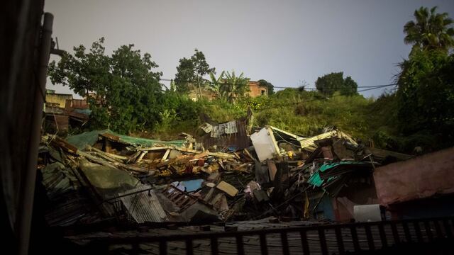 Tragedia en Venezuela: el catastrófico derrumbe por lluvias en Caracas - FOTOS