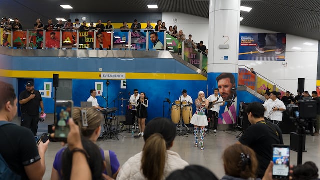 Mundial 2026: Leslie Shaw sorprende a los pasajeros de la Línea 2 del Metro de Lima con adidas