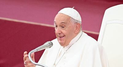 El Papa llama a acoger a los homosexuales en la Iglesia pero con “prudencia” en seminarios