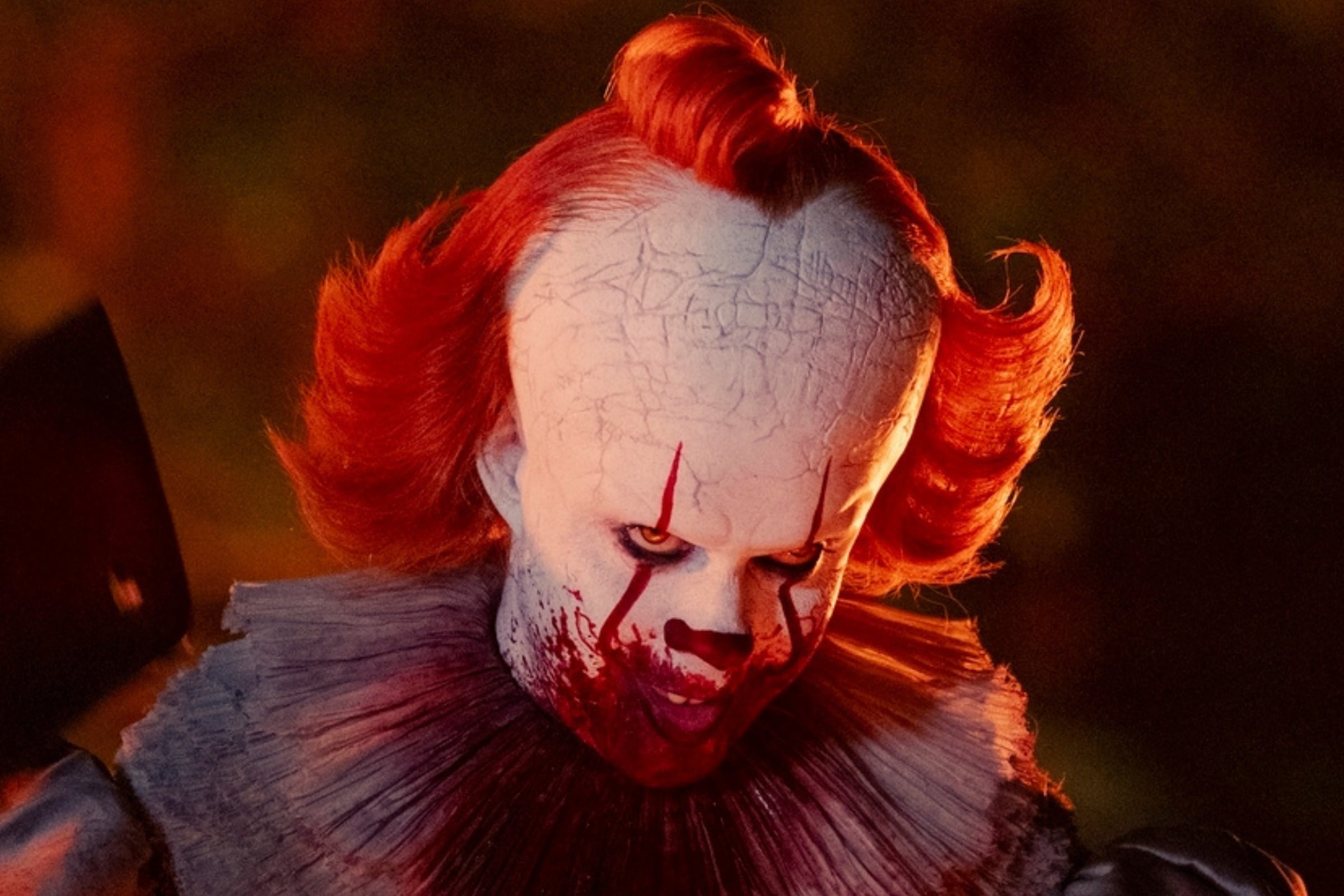 Bill Skarsgård como el payaso Pennywise en la serie "IT: Bienvenidos a Derry" (Foto: HBO)