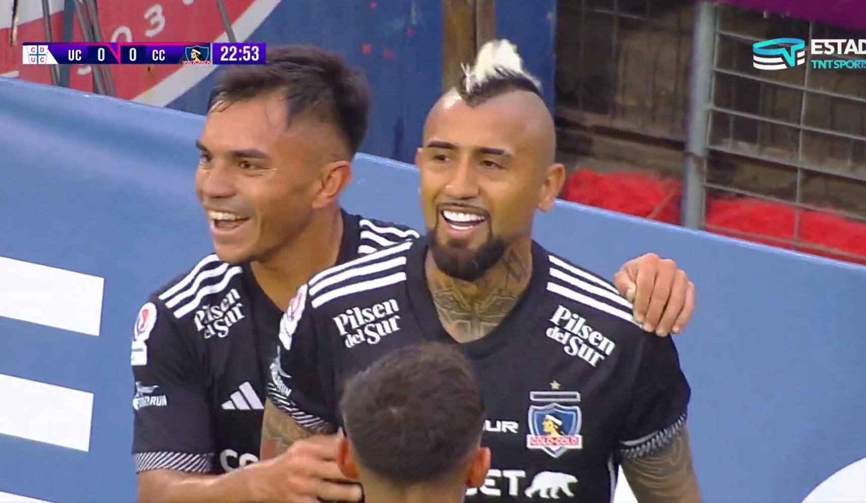 El ‘Rey’ Arturo marcó el tanto de la ventaja para el ‘Cacique’ durante el primer tiempo ante Universidad Católica por el Campeonato Nacional de Chile.