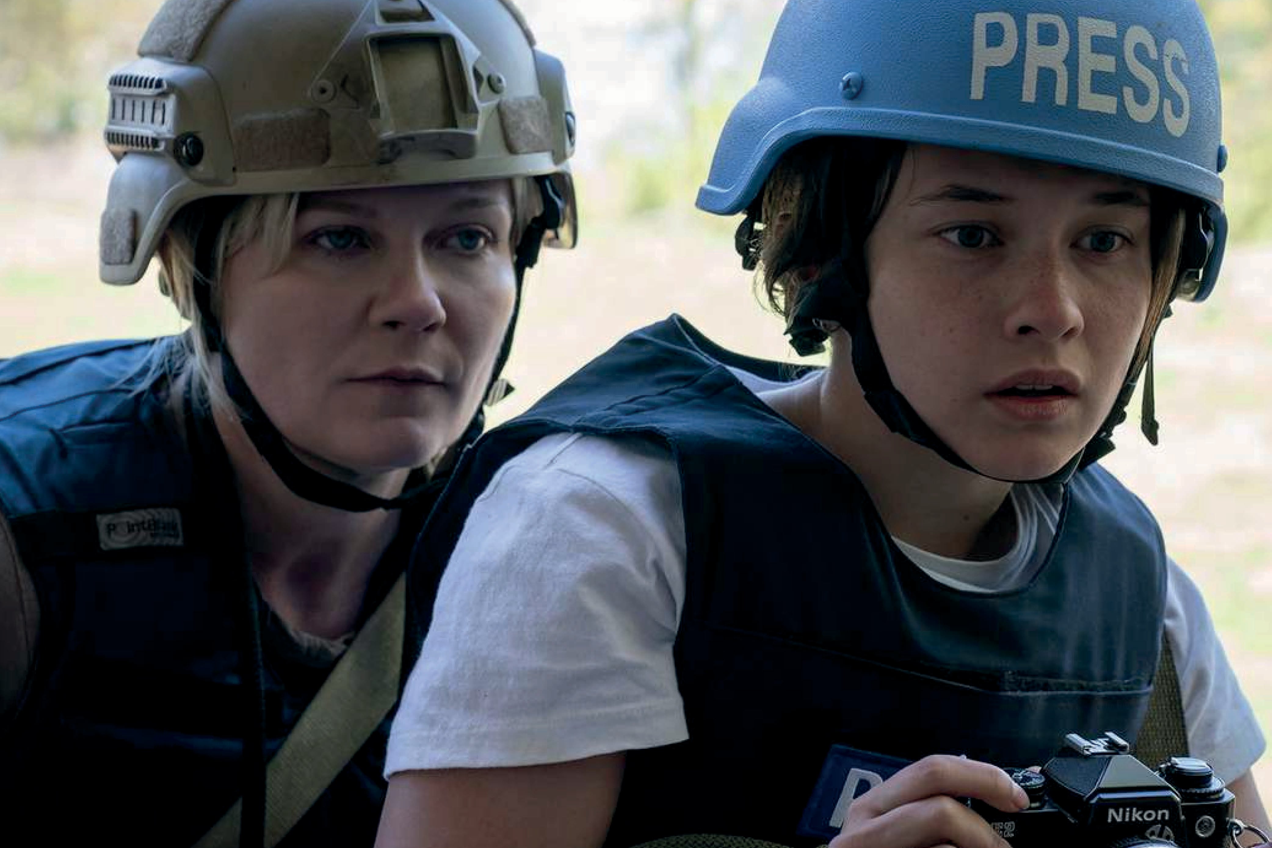 En "Civil War", Kirsten Dunst interpreta el papel de una fotoperiodista experimentada encargada de documentar todos los eventos que tienen lugar durante la revuelta de varios ciudadanos en contra del presidente de Estados Unidos (Foto: A24)
