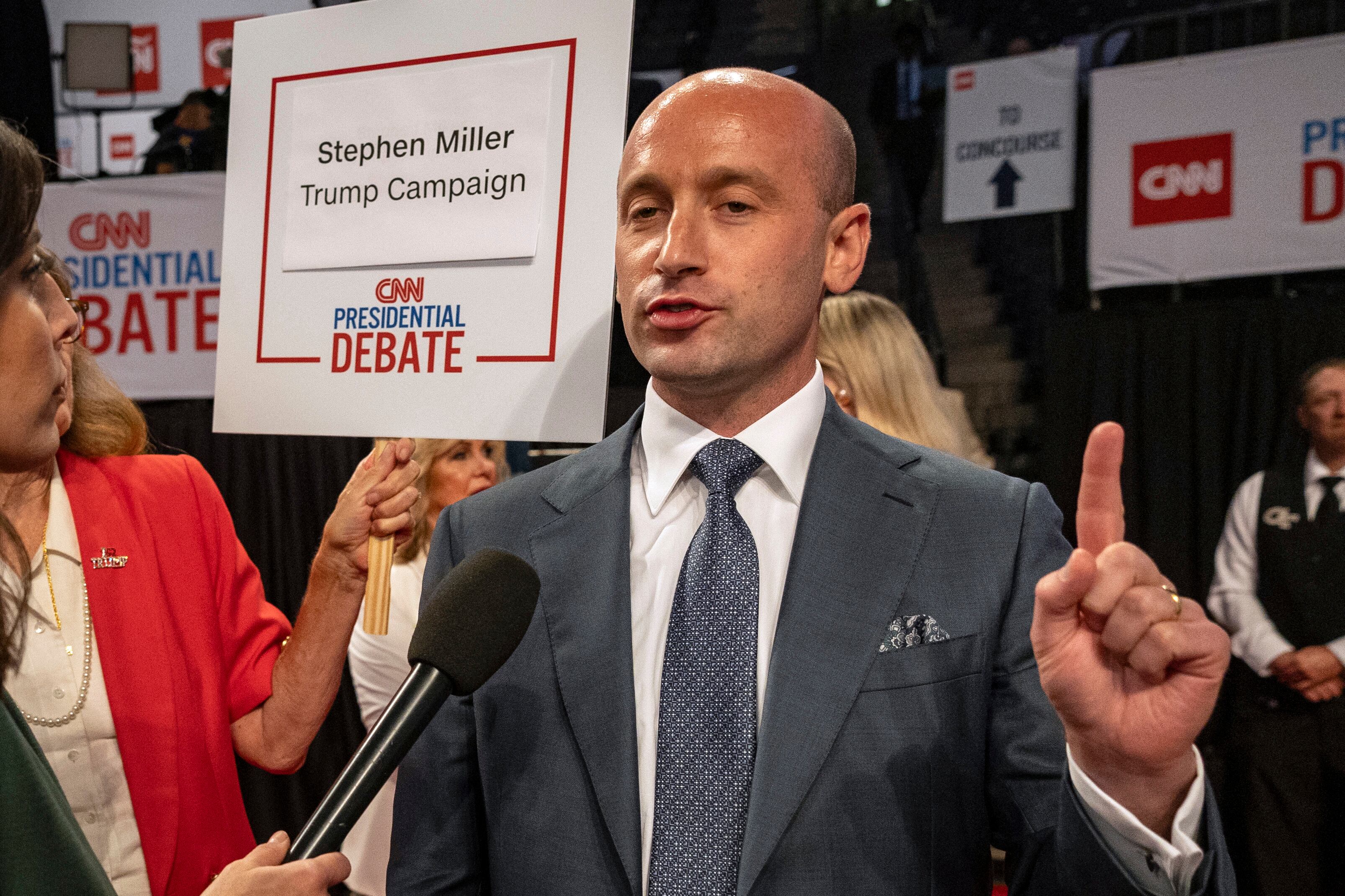 Stephen Miller fue asesor de la Casa Blanca durante la anterior gestión de Trump. (Foto: AFP)