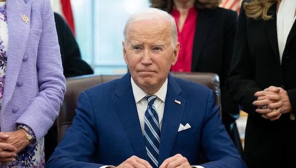 El presidente de los Estados Unidos, Joe Biden, en la Oficina Oval de la Casa Blanca en Washington, DC, el 13 de noviembre de 2023. (Foto de SAUL LOEB / AFP)