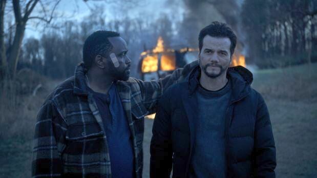 Brian Tyree Henry y Wagner Moura en una escena de "Ladrones de drogas", la nueva serie de AppleTV+.