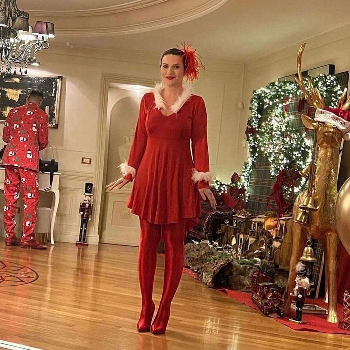 La casa de Laura Pausini nunca pierde el toque navideño. (Instagram)