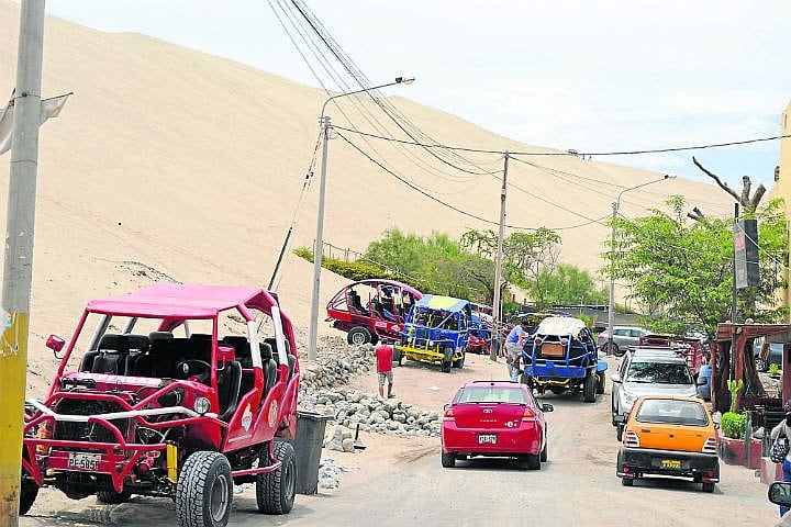 Turista terminó con un brazo amputado tras volcadura de tubular en Huacachina: más de 400 areneros ilegales operan con cuerdas en lugar de cinturones y sin SOAT