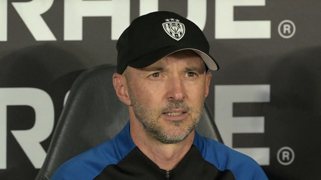 Javier Rabanal es el elegido para tomar la posta de Jorge Fossati en Universitario de Deportes para el 2026. (Foto: AFP)