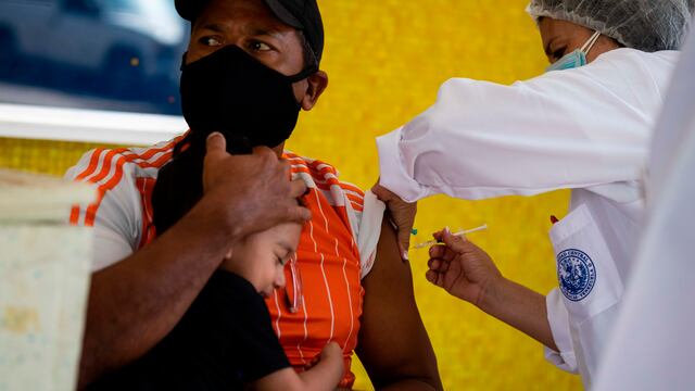 Coronavirus en Venezuela: la vuelta a las aulas y la vacunación a niños, el temor de los padres de familia