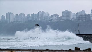 Oleaje anómalo: Marina de Guerra cierra 33 puertos