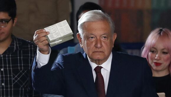 El presidente de México, Andrés Manuel López Obrador, vota en las elecciones generales mexicanas(EFE/ Mario Guzmán).