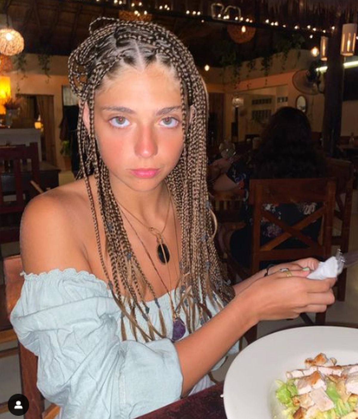 Aquí con un look de trencitas en toda la cabeza (Foto: Carmen Arrufat / Instagram)