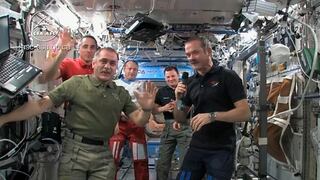 El ‘astronauta tuitero’ volvió a la Tierra a bordo de una cápsula rusa