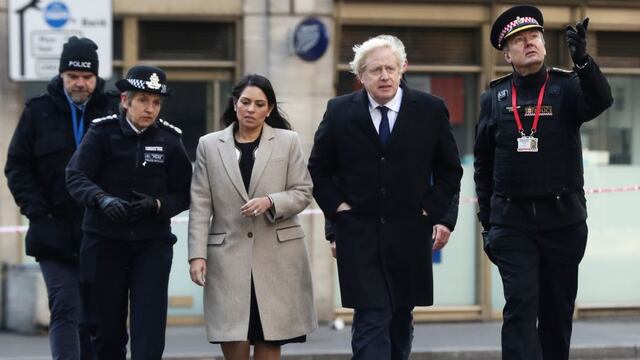 Boris Johnson visita el lugar del ataque en Londres y promete endurecer las penas | FOTOS