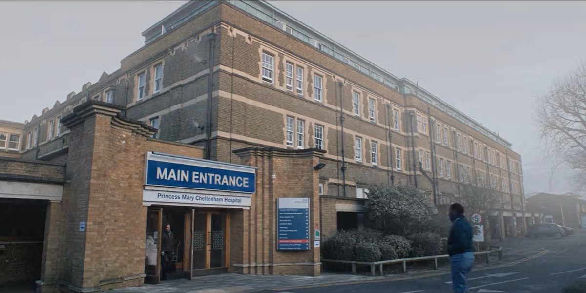 En "Adiós, June", las tomas sobre las instalaciones del hospital no se rodaron en un centro de salud real (Foto: Working Title Films / Netflix)