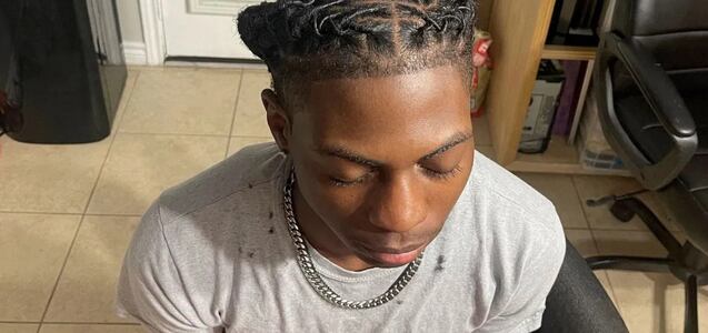 Lo suspenden del colegio por su peinado y familia demanda a gobernador de Texas