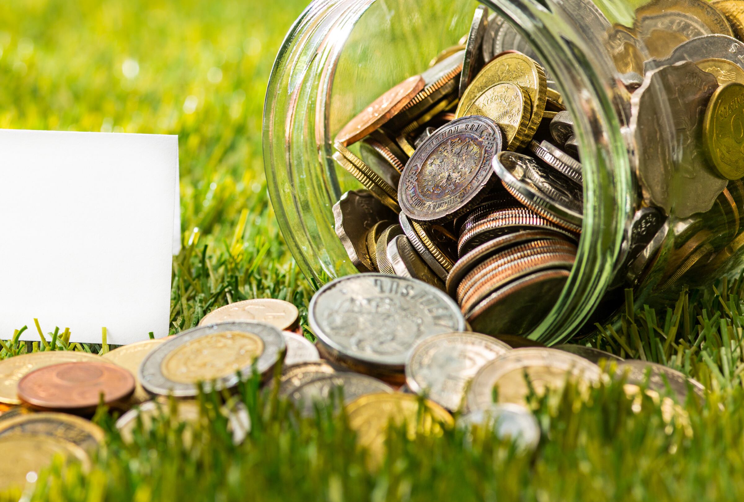 Las monedas que tienen algunas particularidades pueden valer una fortuna para los coleccionistas, así que te pueden ayudar a ganar muchísimo dinero (Foto: Freepik)