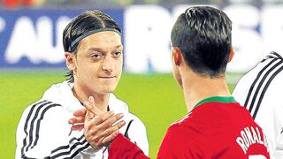 La defensa de Ozil a Cristiano Ronaldo: “Deberían mostrar más respeto a uno de los mejores atletas en la historia”