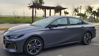 Probamos el GAC Empow, el sedán deportivo chino que compite con el Nissan Sentra y Mazda 3