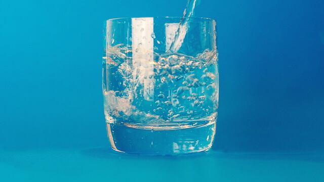 El cuerpo suda como un mecanismo de termorregulación; es mediante la sudoración que libera calor con el objetivo de que tu temperatura corporal se mantenga exactamente en donde debe estar. Por ello es importante mantenerse hidratado durante el verano. (fotos: Pixabay)