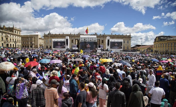 La investidura de gustavo Petro se realizó en la Plaza de Bolívar. (Foto: eltiempo.com)