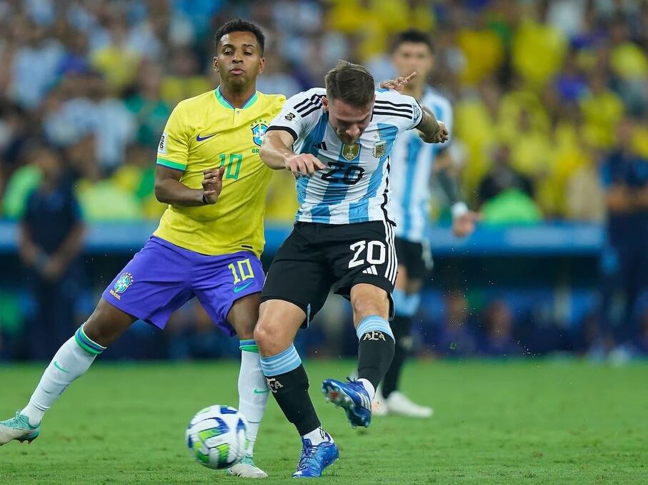 Argentina y Brasil avanzaron como líderes de sus respectivos grupos y un nuevo Superclásico sudamericano podría definir al primer finalista del Mundial 2026. (Fuente: La Nación)