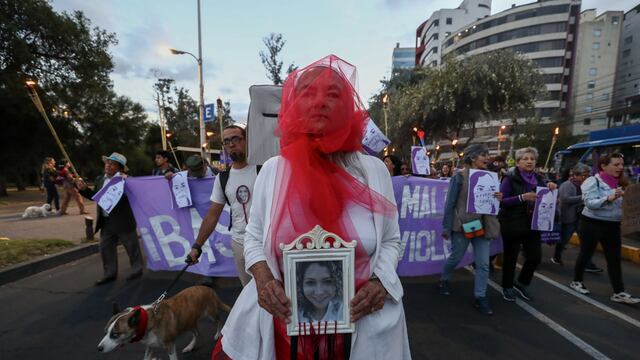 Ecuador muestra su indignación a un año del feminicidio de María Belén Bernal