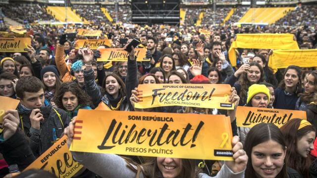 Miles piden la liberación de "prisioneros políticos" en Barcelona