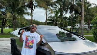 Jefferson Farfán se luce con una Cybertruck en Miami: “Disfruten su vida, galácticos”