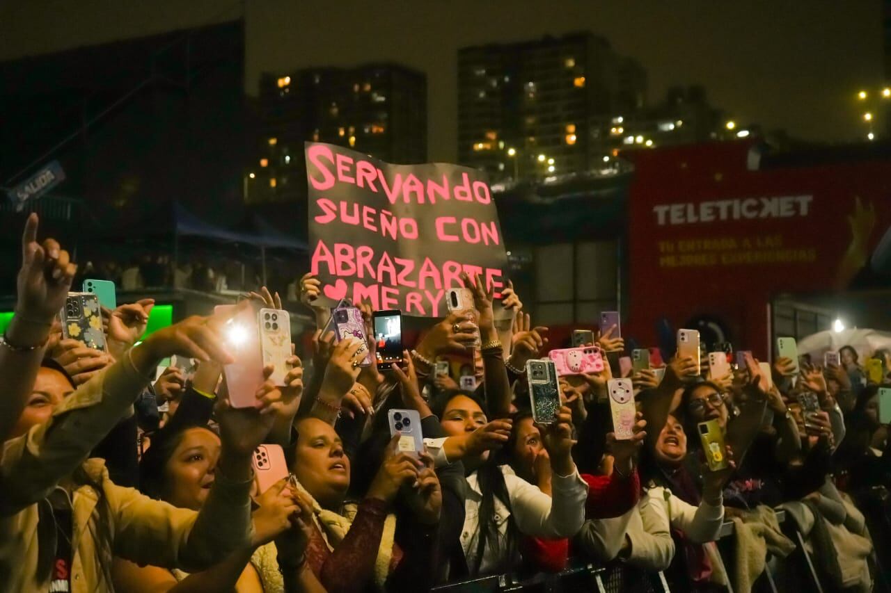 Servando y Florentino le rindieron homenaje a la salsa clásica de ayer, hoy y siempre , cantando y tocando percusión, e invitando en el segmento de La Fania a la cantante peruana Daniela Darcourt. (Foto: Difusión)