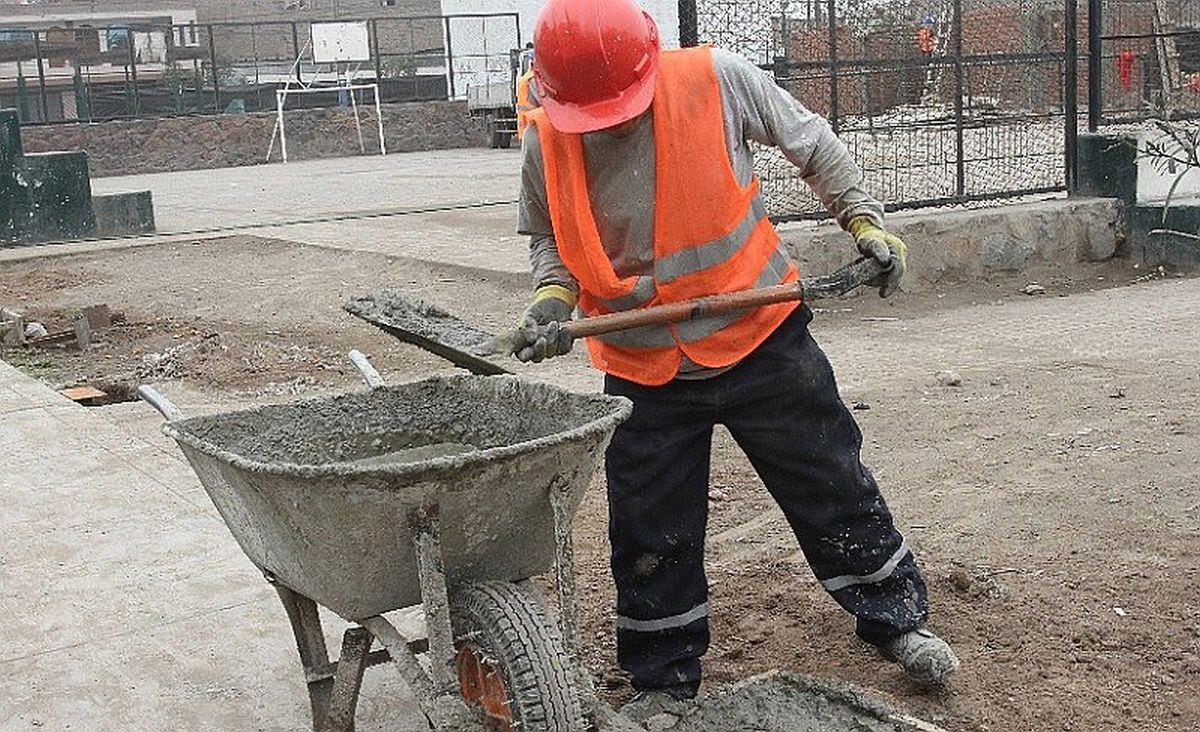 El consumo de cemento acumuló un crecimiento de 6,07% entre enero y octubre de este año. Foto: Andina.