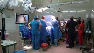 Arequipa: siameses unidos por la cadera fueron separados tras exitosa operación de 6 horas en hospital Goyeneche | VIDEO