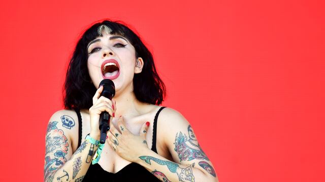 Chile: Mon Laferte protestó en México contra Sebastián Piñera