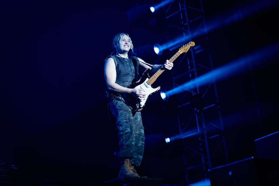 Los hermanos Sardelli saludan a su público. “¡Llegó el día! Este era uno de los shows que más esperábamos”. La respuesta es inmediata: el grito colectivo retumba como pocas veces.