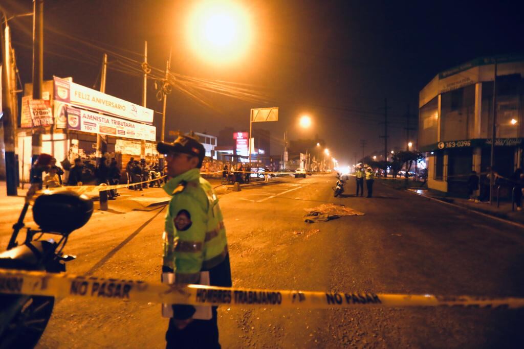 Un anciano de 72 años falleció mientras cruzaba la avenida Metropolitana. (Foto: César Grados)